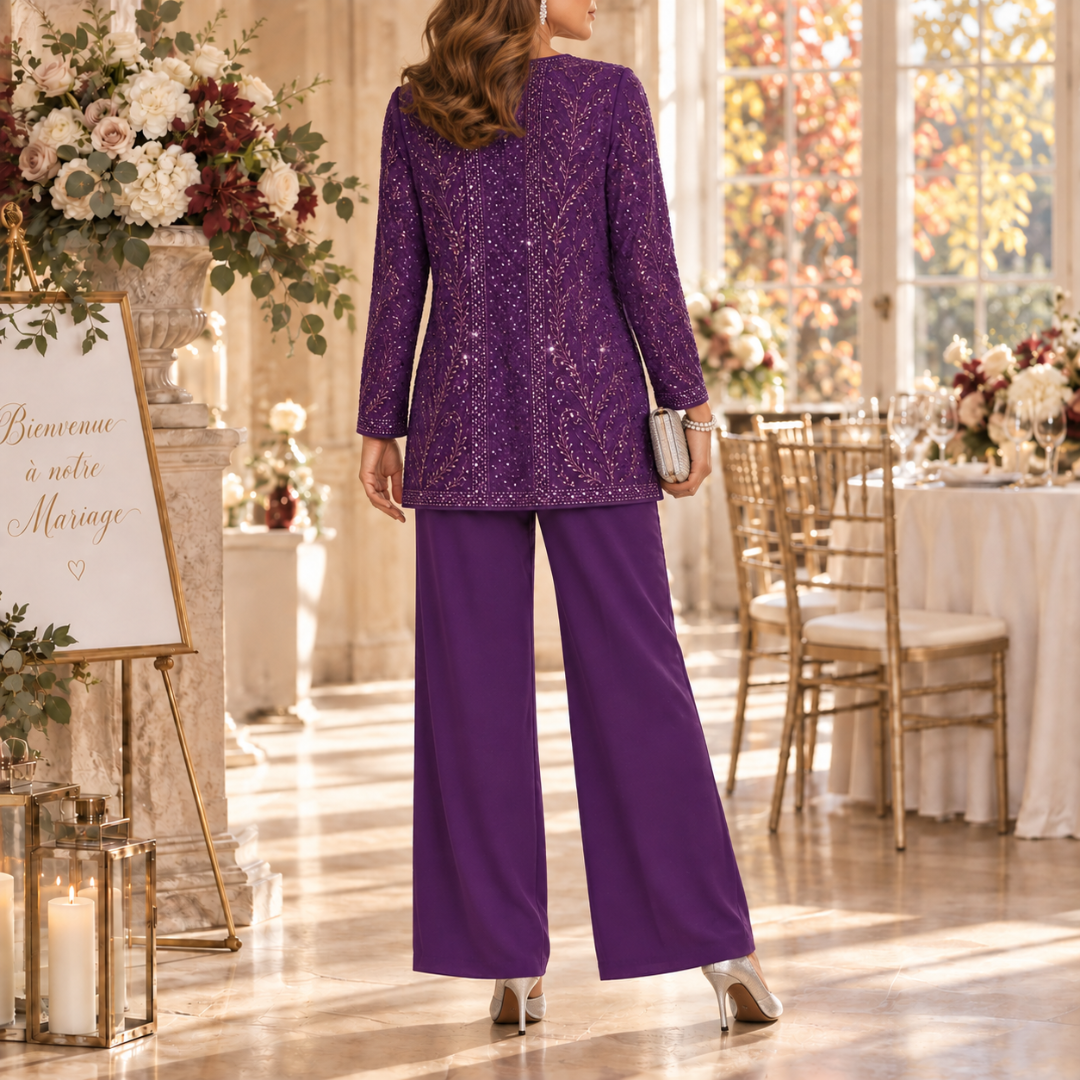 Retro del completo viola con giacca a paillettes e maniche lunghe