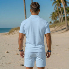 Retro del completo celeste uomo, tessuto testurizzato e shorts con tasche