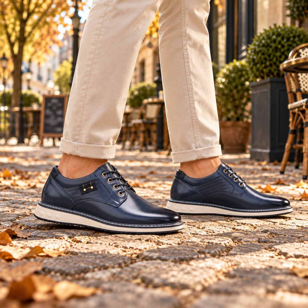 Coppia di derby uomo blu con occhielli metallici e inserti trapuntati laterali