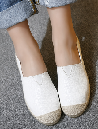 Espadrillas donna bianche slip on con punta intrecciata e inserto a V centrale