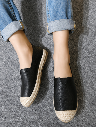 Espadrillas donna nere con bordo e punta intrecciati chiari, modello senza chiusura