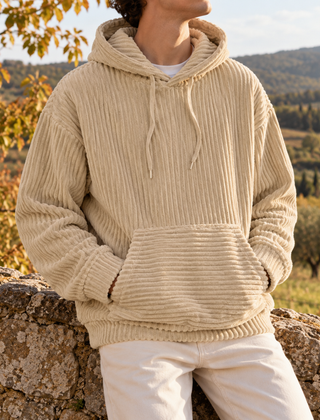 Felpa beige con cappuccio in velluto a coste e tasca a marsupio ampia