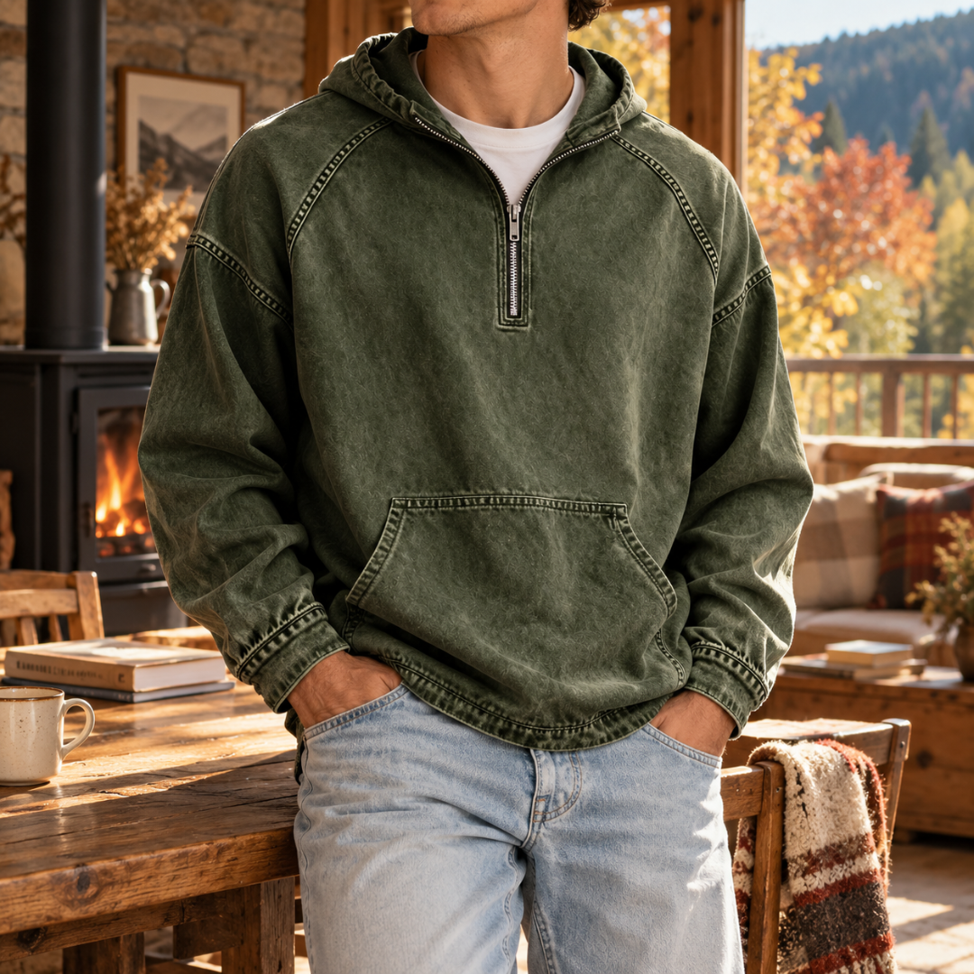 Felpa con cappuccio uomo verde oliva delavata con cuciture raglan in rilievo