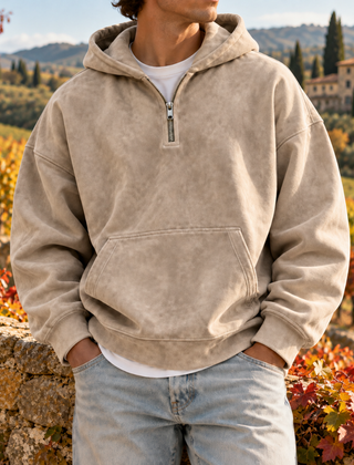 Felpa con cappuccio beige da uomo con mezza zip e tasca a marsupio