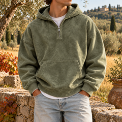 Felpa verde militare con cappuccio, mezza zip e maniche lunghe a coste