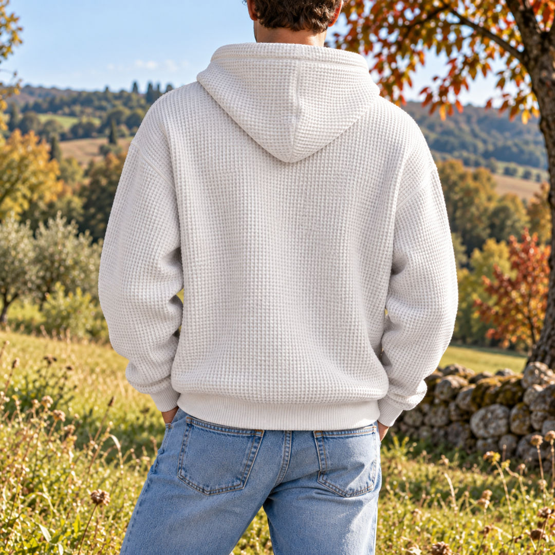Retro della felpa bianca da uomo con cappuccio e fondo a coste