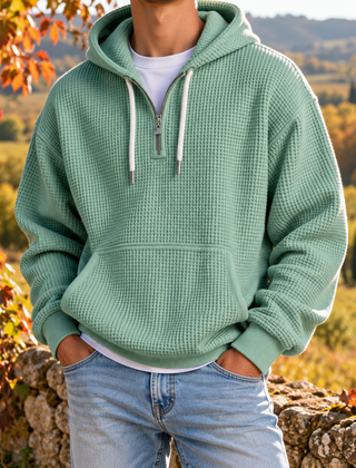 Felpa con cappuccio verde chiaro da uomo con mezza zip e tasca a marsupio