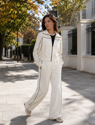 Felpa con zip bianca da donna con profili neri a contrasto e collo alto