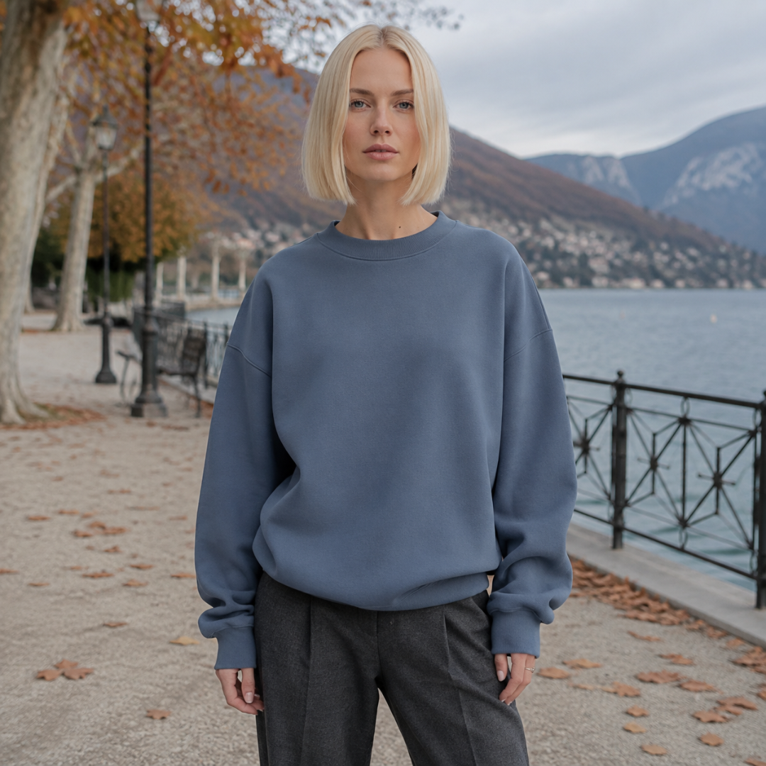Felpa donna blu girocollo con spalle scese e polsini a coste
