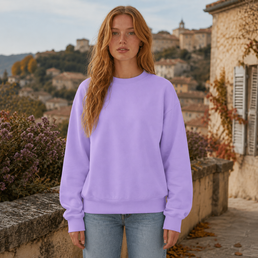 Felpa viola vista frontale con bordo a coste sul collo e sul fondo