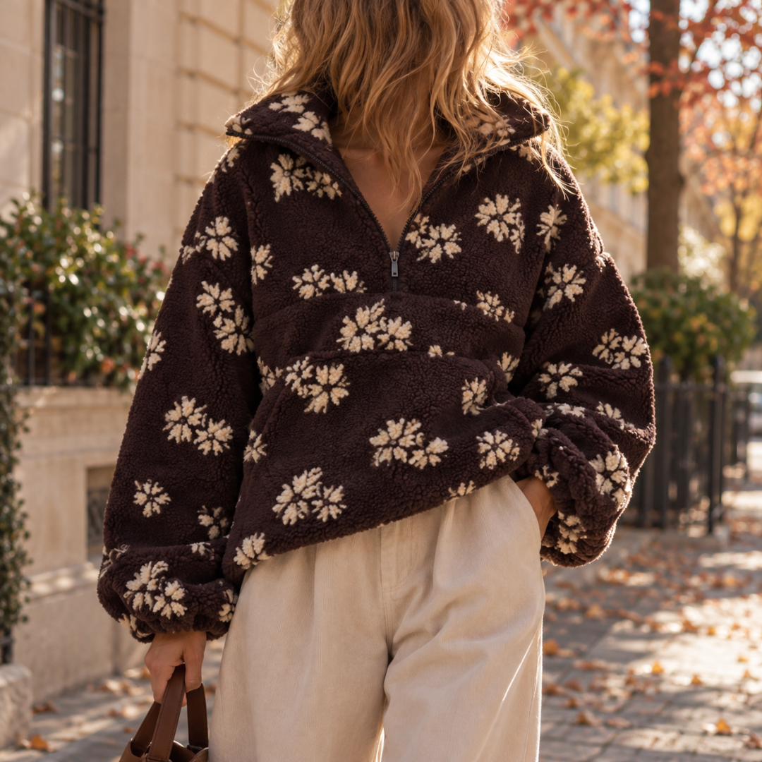 Felpa donna marrone con fiori color crema in rilievo e mezza zip sul davanti