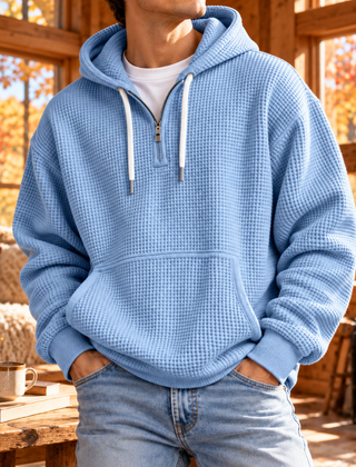 Felpa uomo celeste con cappuccio, mezza zip e coulisse bianche, vista frontale