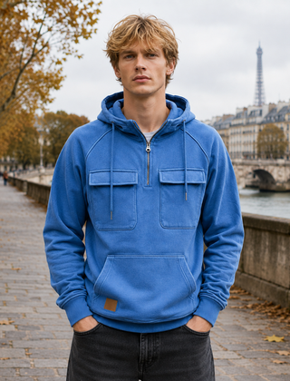 Felpa uomo blu con cappuccio, mezza zip e tasche con patta sul petto