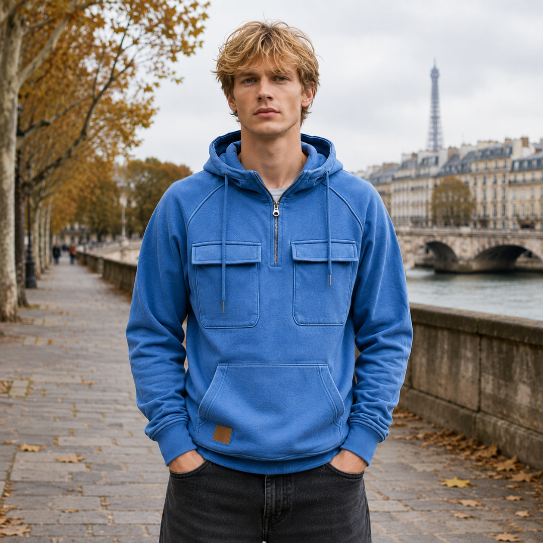 Felpa uomo blu con cappuccio, mezza zip e tasche con patta sul petto