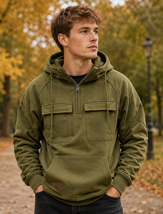 Felpa uomo verde oliva con mezza zip, tasche con patta e polsini a coste
