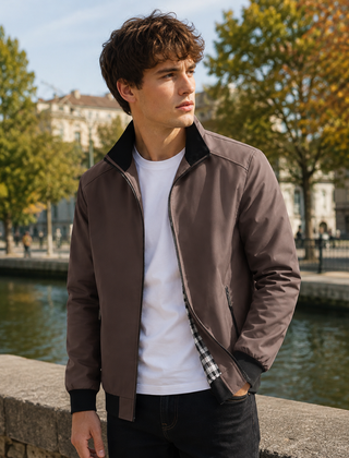 Bomber uomo marrone con colletto nero a contrasto e chiusura con zip