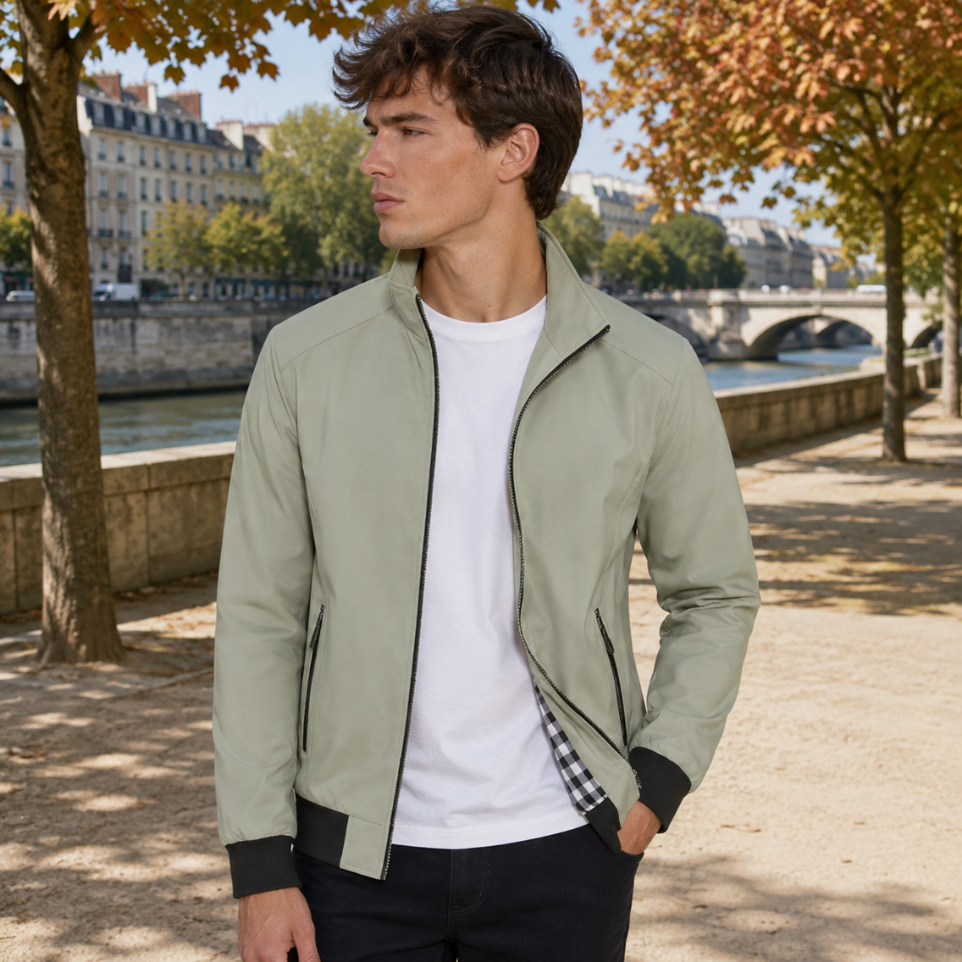 Bomber uomo verde salvia con colletto alto, zip intera e fondo a coste nero