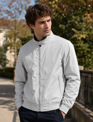 Giacca bomber uomo bianca con zip intera e tasche laterali con cerniera