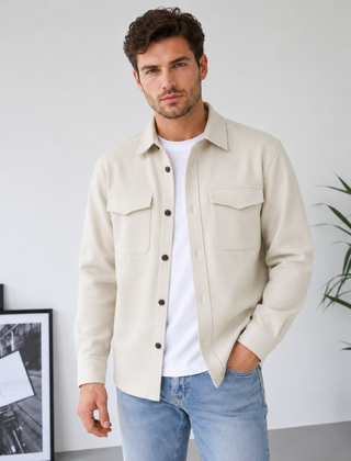 Giacca camicia uomo albicocca chiaro con bottoni scuri e due tasche sul petto