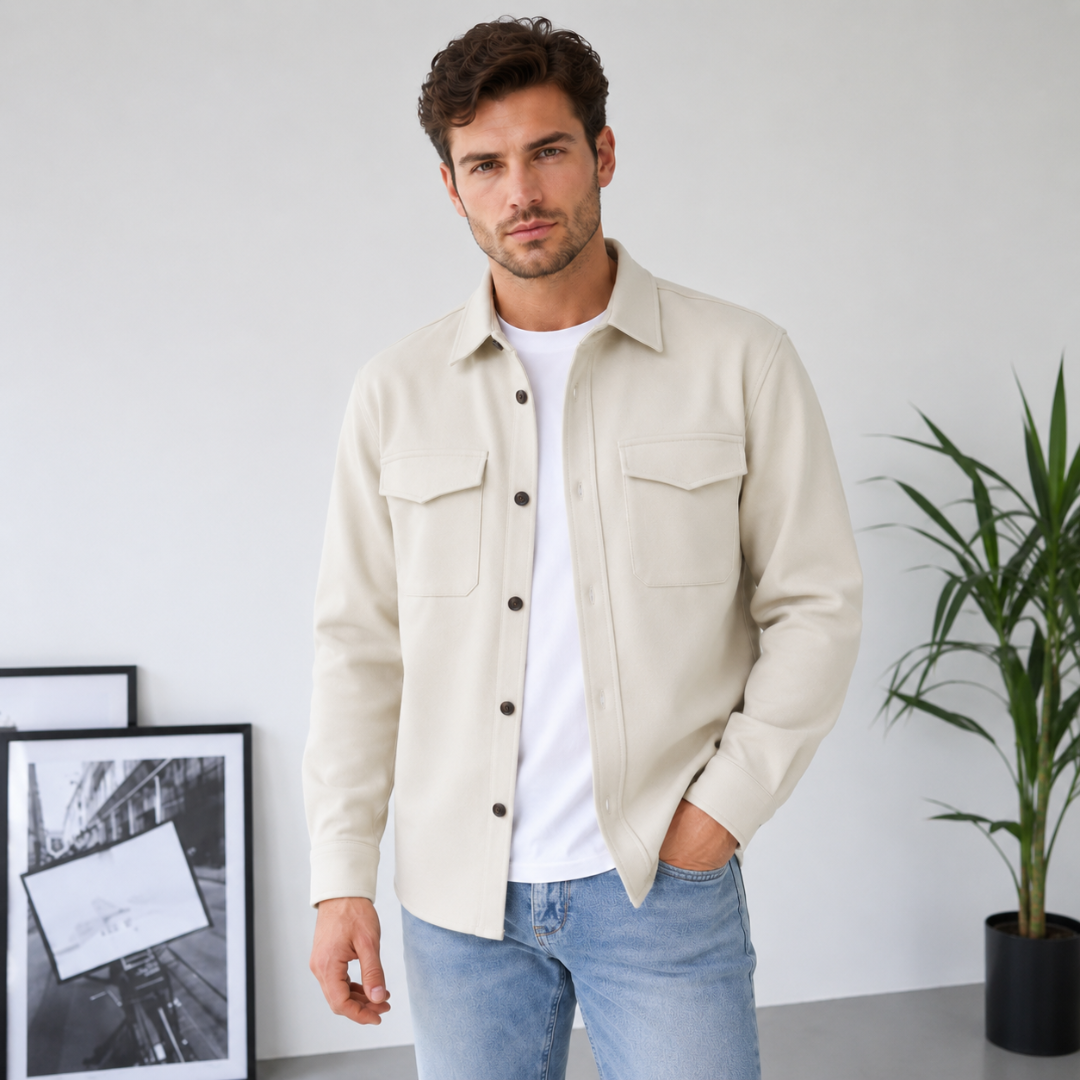 Giacca camicia uomo albicocca chiaro con bottoni scuri e due tasche sul petto
