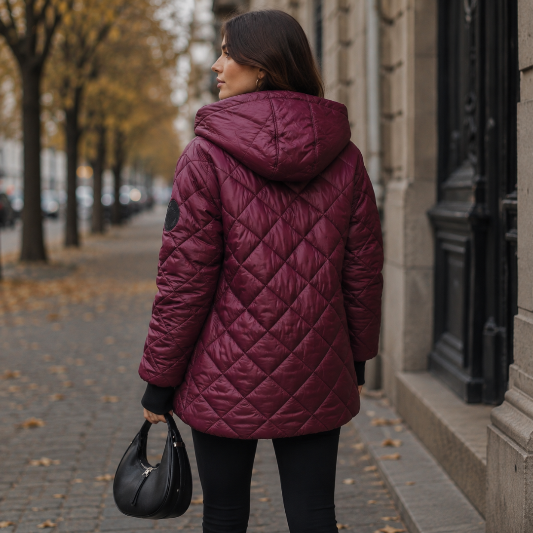 Retro della giacca donna bordeaux con trapuntatura a rombi e cappuccio