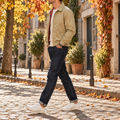 Giacca Harrington kaki vista di lato con polsini a coste e tasca con patta