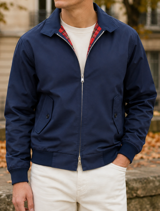 Giacca Harrington uomo blu navy con zip centrale e fodera a quadri rossa