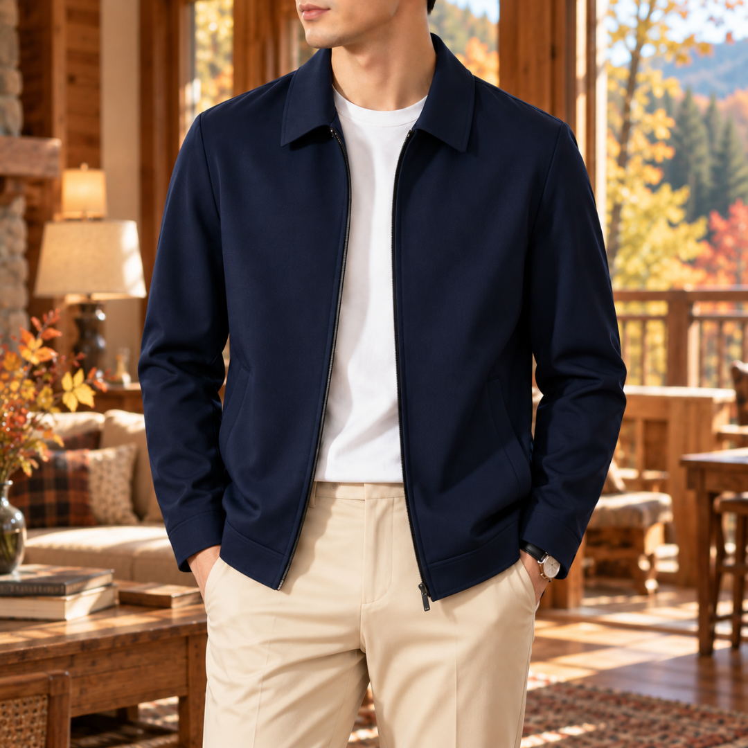 Giacca uomo blu scuro con tasche laterali inserite e bordo inferiore a fascia