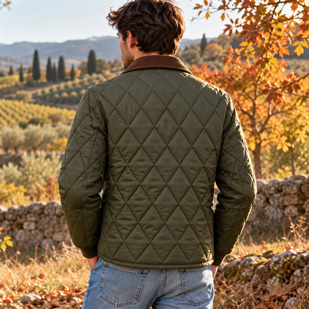 Retro della giacca uomo verde con trapuntatura a rombi e fondo a costine