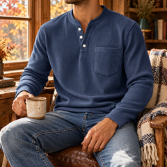 Maglia uomo blu scuro a coste con bottoni chiari e maniche lunghe