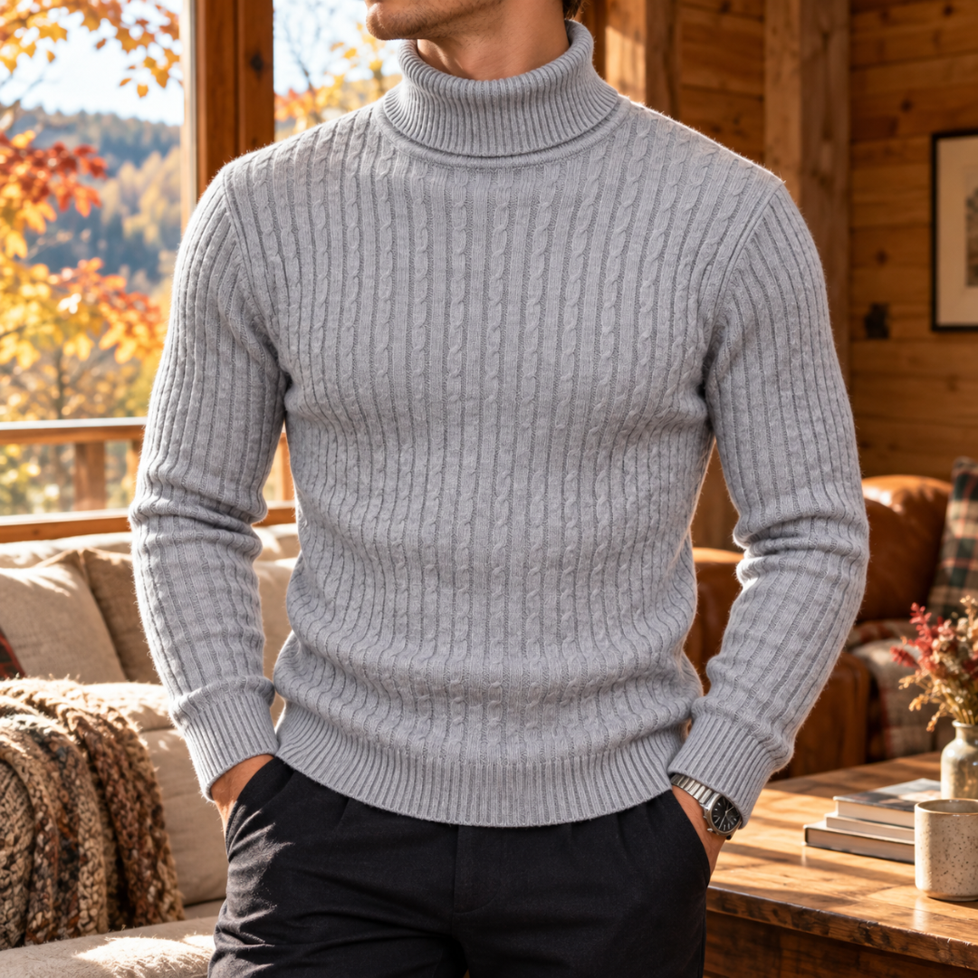 Maglione dolcevita uomo grigio chiaro con trecce in rilievo e polsini a coste