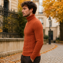 Vista laterale del maglione arancione uomo con maniche lunghe e polsini a coste