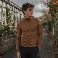 Maglione dolcevita marrone da uomo con maniche lunghe e polsi a coste