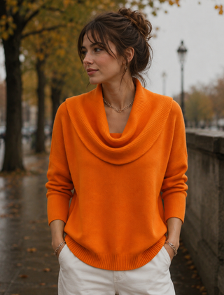 Maglione donna arancione con collo drappeggiato a coste e orlo arrotondato