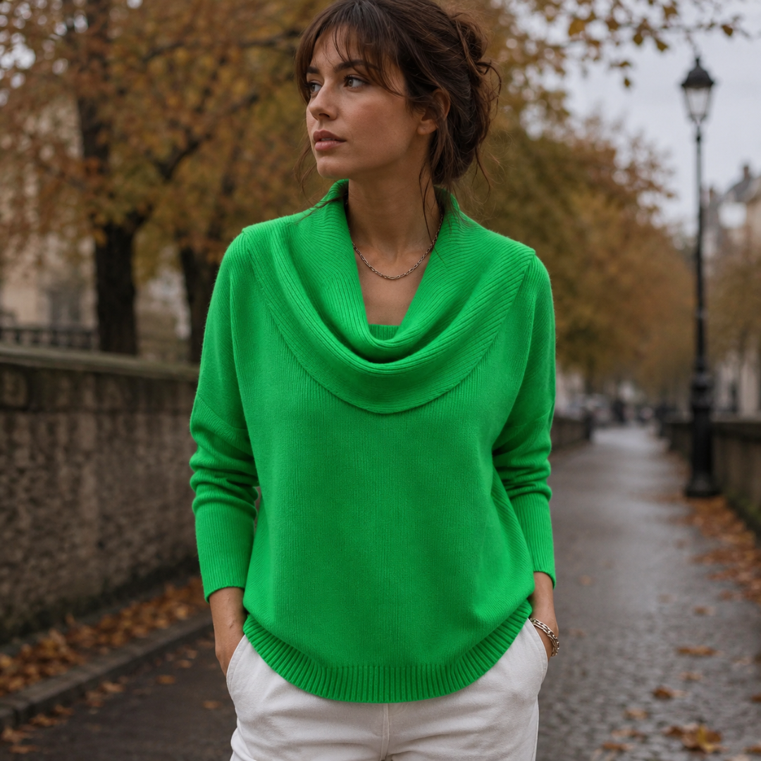 Maglione donna verde acceso con ampio collo drappeggiato e maniche lunghe