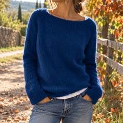 Maglione donna blu navy a scollo a barca con cuciture raglan sulle spalle