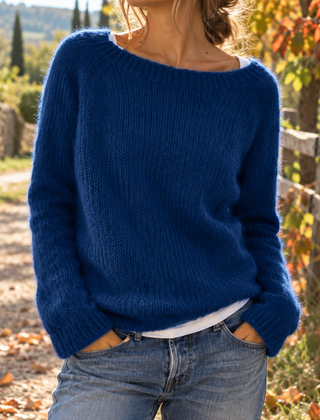 Maglione donna blu navy a scollo a barca con cuciture raglan sulle spalle