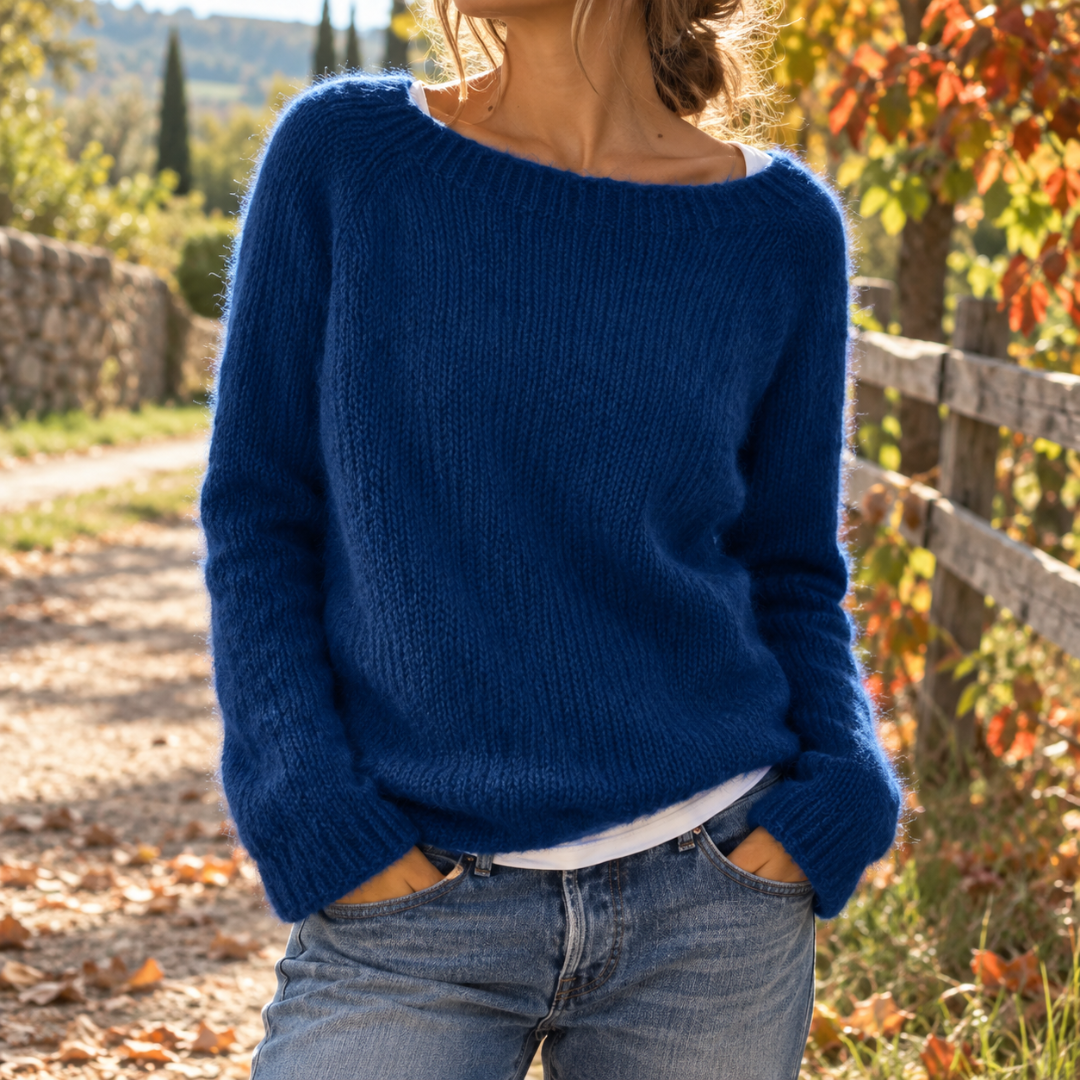 Maglione donna blu navy a scollo a barca con cuciture raglan sulle spalle
