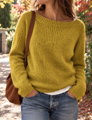 Maglione donna giallo senape con scollo a barca e maniche lunghe in maglia