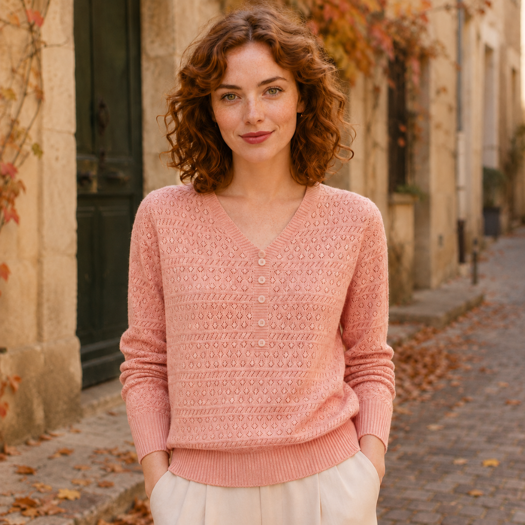 Maglione donna rosa in maglia traforata con scollo a V e bottoni chiari