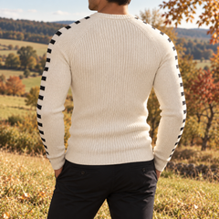 Retro del maglione uomo bianco a coste con cuciture raglan e righe a contrasto