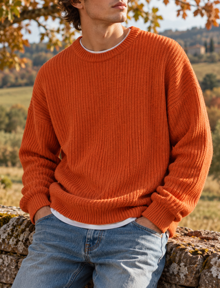 Maglione uomo arancione in maglia a coste con maniche lunghe e girocollo