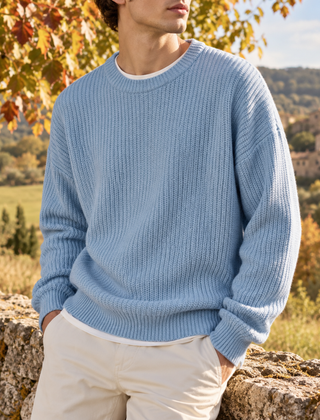 Maglione uomo celeste a coste con girocollo a costine e polsini rifiniti