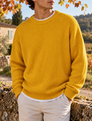 Maglione uomo giallo in maglia a coste, girocollo e fondo a costine