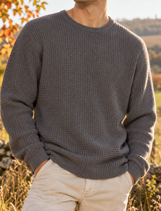 Maglione uomo grigio scuro a nido d'ape con girocollo e maniche lunghe