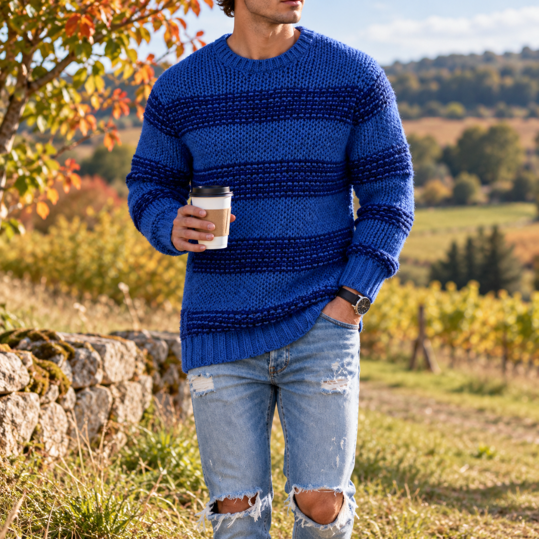 Maglione uomo a righe blu in maglia grossa con bordi a coste e girocollo