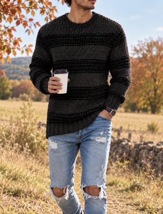 Maglione uomo a righe nero con girocollo a coste e maglia a grana grossa