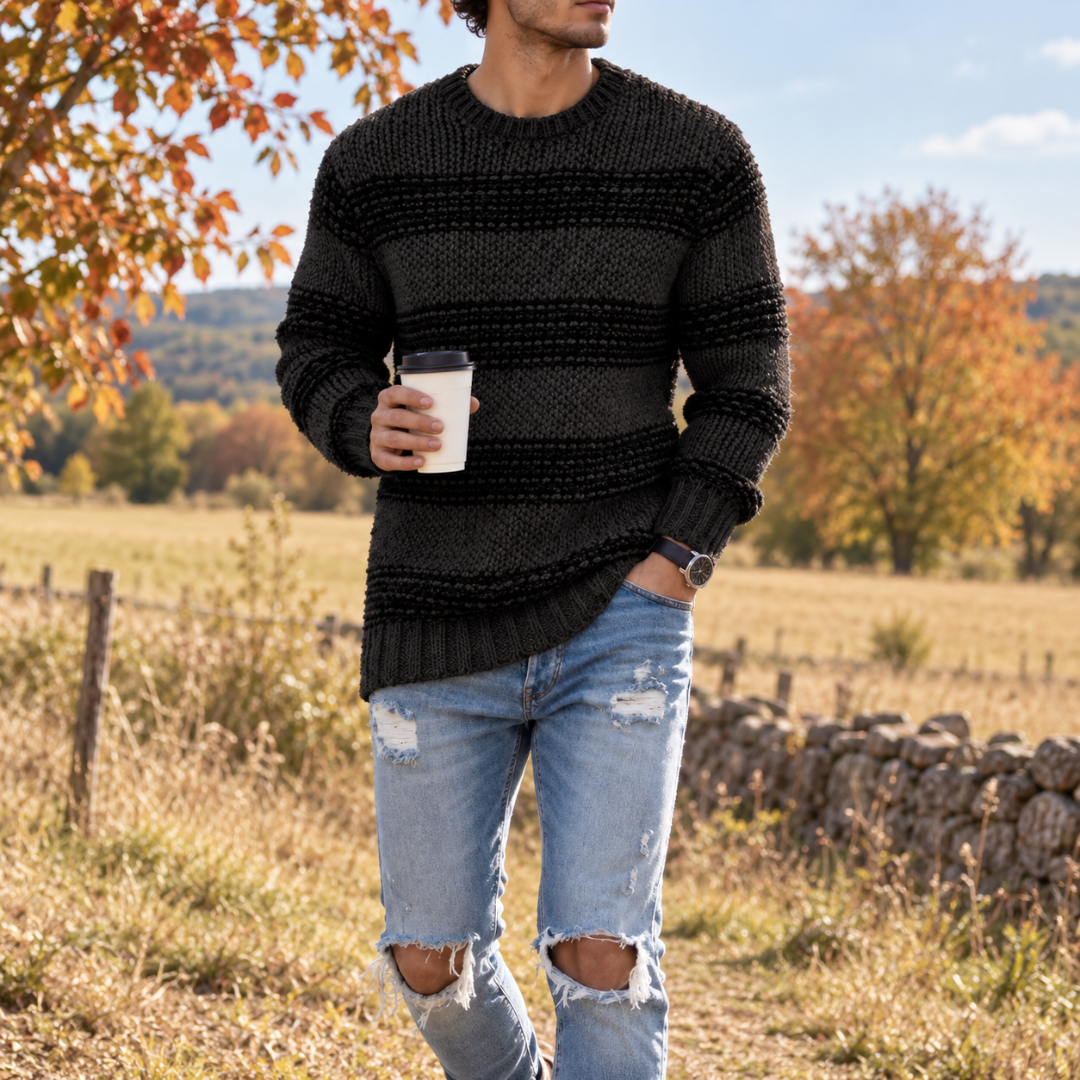 Maglione uomo a righe nero con girocollo a coste e maglia a grana grossa