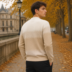 Retro del maglione uomo kaki con fascia a righe verticali sulla schiena