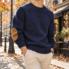Maglione uomo blu a girocollo con toppe ai gomiti e fondo a coste